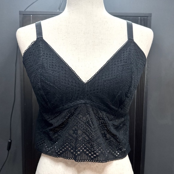 Auden Black Lace Crop Cami - Picture 1 of 5